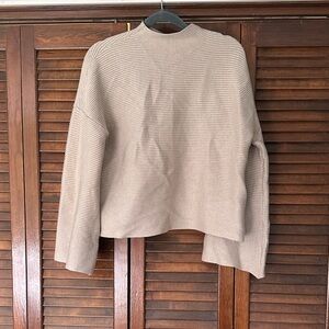 Joseph A Women's Beige Crew Neck Sweater